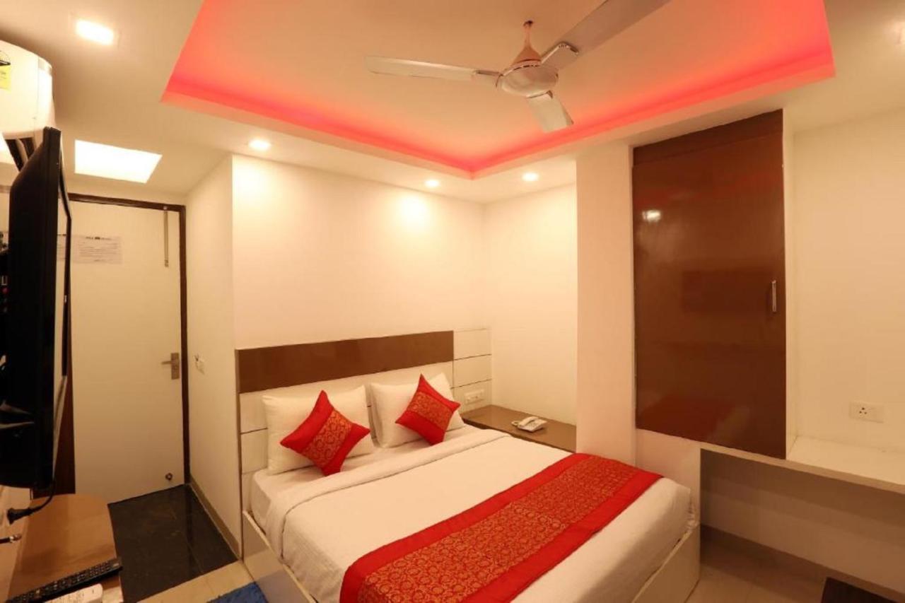 Del Fox Hotel, Delhi Airport New Delhi Exteriör bild