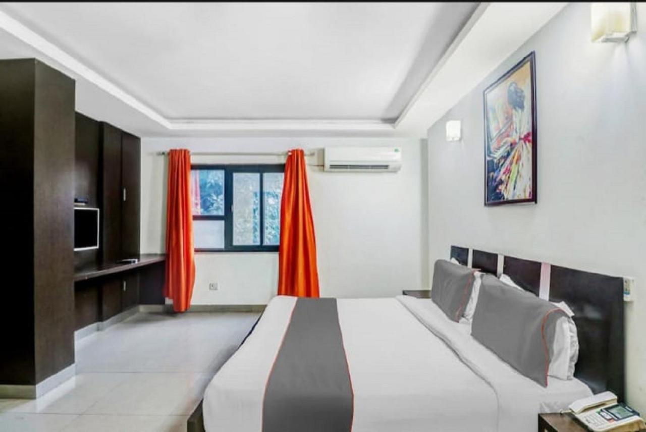 Del Fox Hotel, Delhi Airport New Delhi Exteriör bild