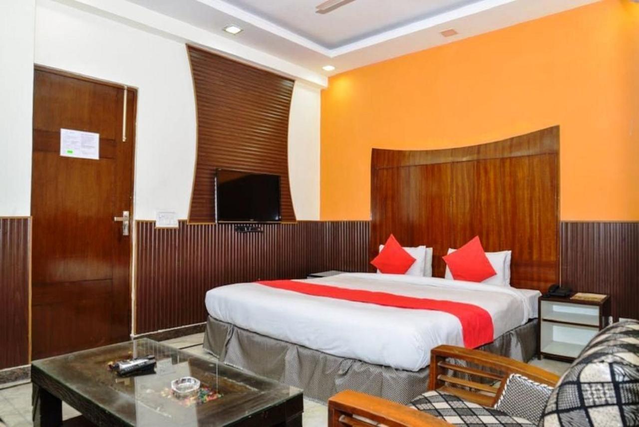 Del Fox Hotel, Delhi Airport New Delhi Exteriör bild
