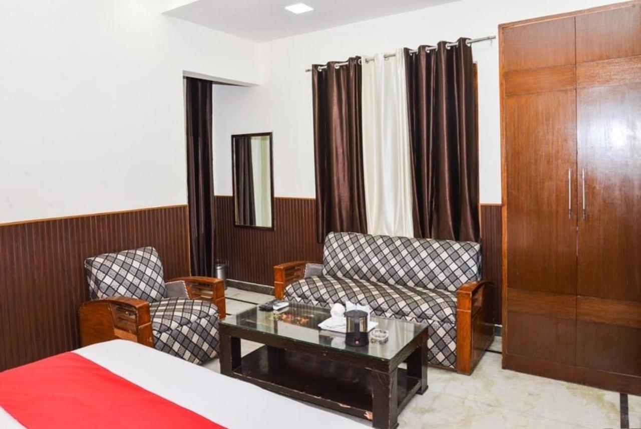 Del Fox Hotel, Delhi Airport New Delhi Exteriör bild